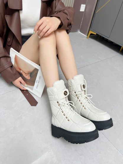 Chanel's new autumn and winter beige diamond-style bread boots - Image 9