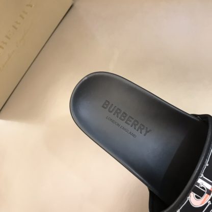 Burberry classic men's slippers - Image 8