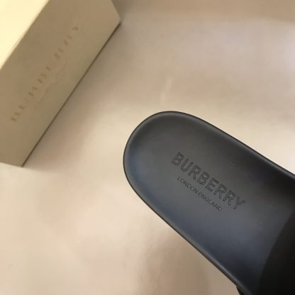 Burberry classic men's slippers - Image 9