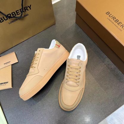 Burberry low-top sneakers - Image 8