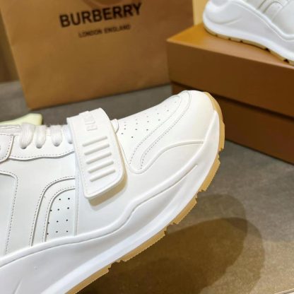 Burberry thick-soled sports shoes - Image 9