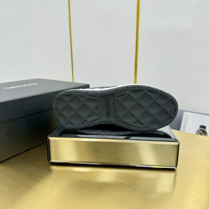 Chanel classic purple and blue mix and match fashion casual dad shoes for men and women - Image 9
