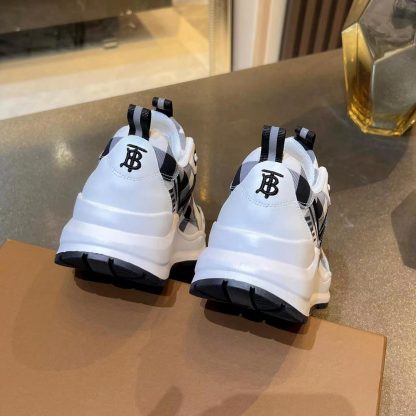 Burberry thick-soled sports shoes - Image 9