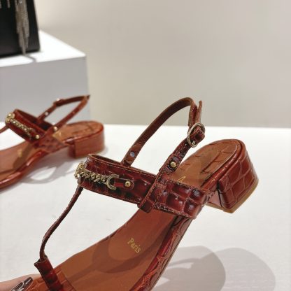 Christian Louboutin red-soled women's thong low-heeled sandals - Image 9