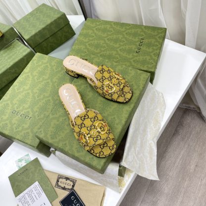 Gucci horsebit shallow design with square toe and three-dimensional square heel slippers - Image 10
