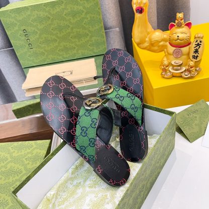 Gucci women's flat slippers - Image 8