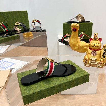 Gucci women's flat slippers - Image 9