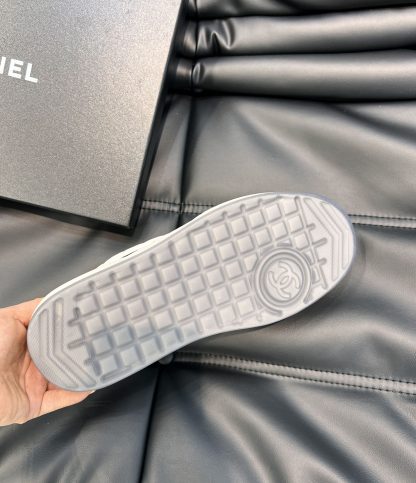 Chanel autumn and winter new white and black fashionable cowhide breathable sneakers - Image 8