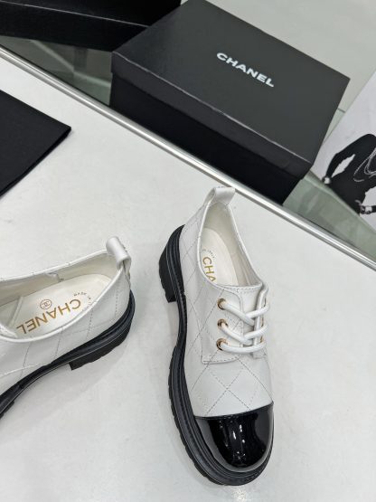 Chanel autumn and winter new white versatile leather loafers - Image 9