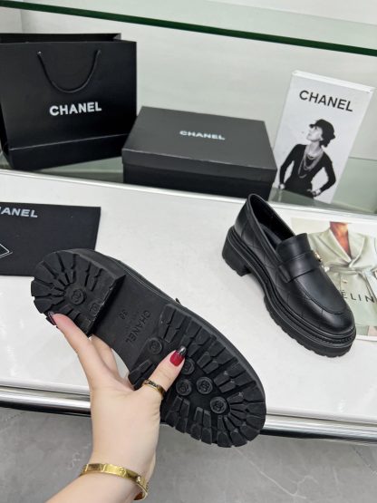 Chanel autumn and winter new black matte versatile leather loafers - Image 9