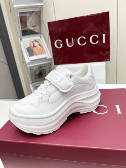 Gucci's latest hit white pine shoes - Image 9