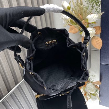 Prada stylish classic bucket bag - Image 9
