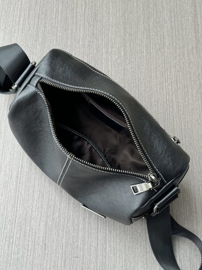 Prada new atmospheric shoulder bag - Image 9