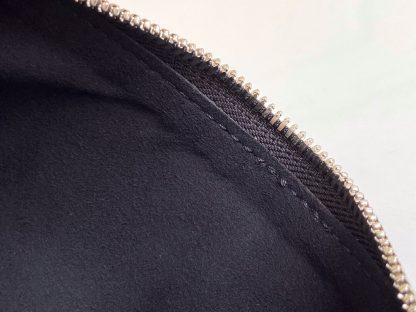 Louis Vuitton easy pouch on strap underarm bag - Image 9