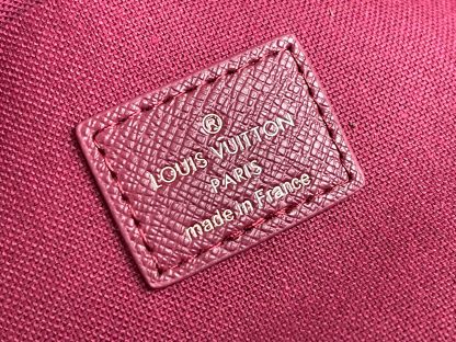 Louis Vuitton gold chain bag - Image 9