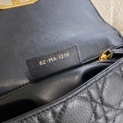 Dior 𝗰𝗮𝗿𝗼21 diamond chain handbag - Image 10
