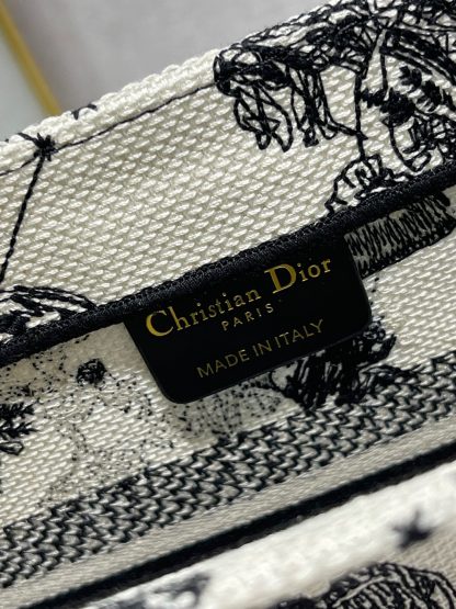 Dior Mini Book tote bag - Image 9