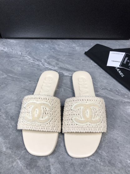 Chanel off-white new fabric sheepskin slippers - Image 8