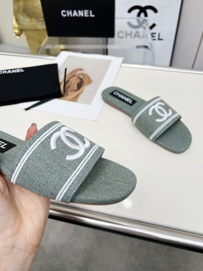 Chanel new light grey fabric sheepskin slippers - Image 9
