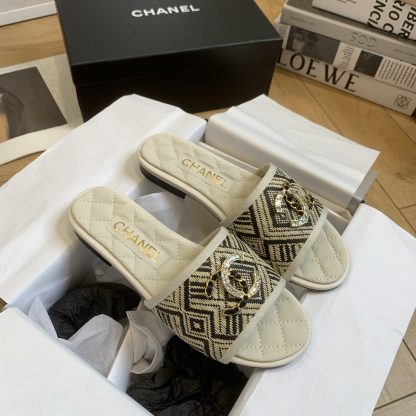 Chanel Spring and Summer New Double C Flat Slippers - Image 9
