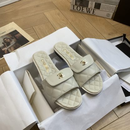 Chanel white versatile slimming slippers - Image 9
