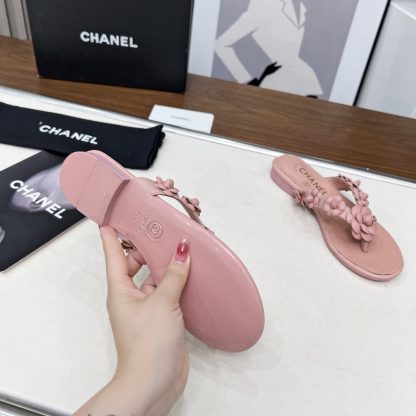 Chanel Spring/Summer Pink Delicate Shoes and Custom Flower Flip Flops Heel Height 1.5cm - Image 9