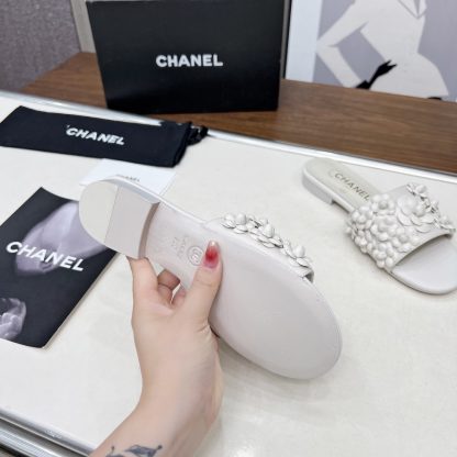 Chanel Spring/Summer White Delicate Shoes and Custom Flower Sandals Heel Height 1.5cm - Image 9
