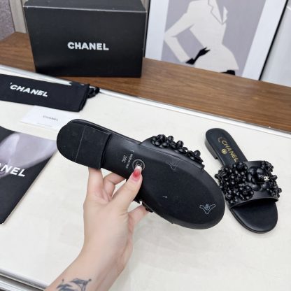 Chanel Spring/Summer Black Delicate Shoes and Custom Flower Sandals Heel Height 1.5cm - Image 9