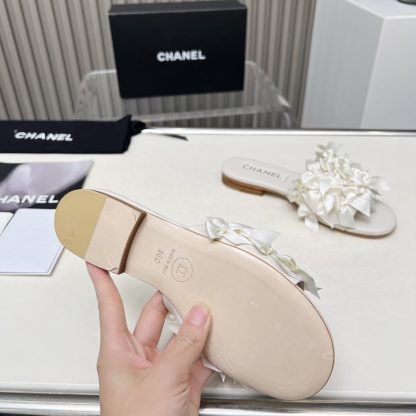 Chanel Spring/Summer Dance Shoes Collection Off-White Slim Retro Custom Flower Slippers Heel Height 1.5cm - Image 9