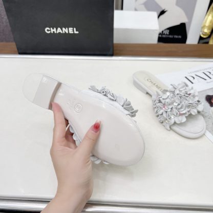 Chanel Spring/Summer Dance Shoes Collection White Retro Printed Brick Slippers - Image 8