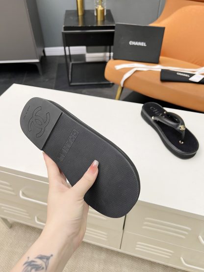 Chanel summer hit cute macaron black flip flops Sole thickness: 2cm - Image 9
