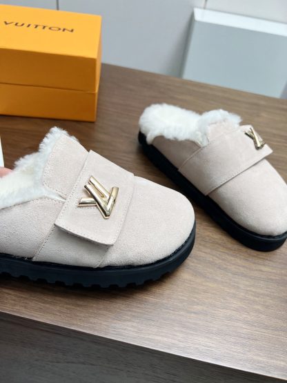Louis Vuitton wool slippers - Image 9