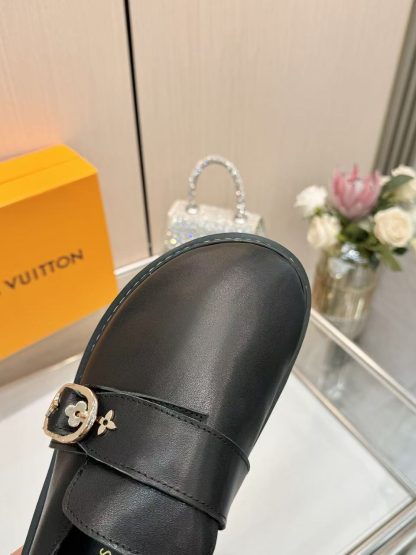 Louis Vuitton new half-slip winterbreak comfert flat slippers - Image 9