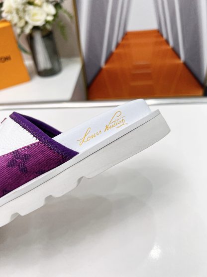 Louis Vuitton luxury men and women couple slippers - Image 9