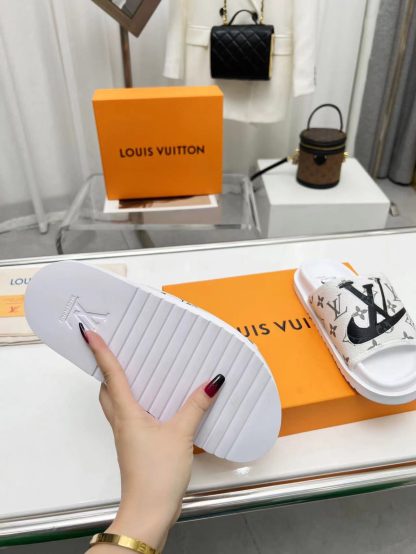 Louis Vuitton luxury trainer sandals - Image 9