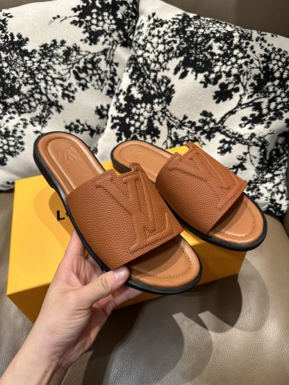 Louis Vuitton full leather slippers - Image 9