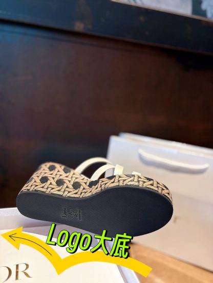 Dior simple and versatile wedge sandals - Image 9