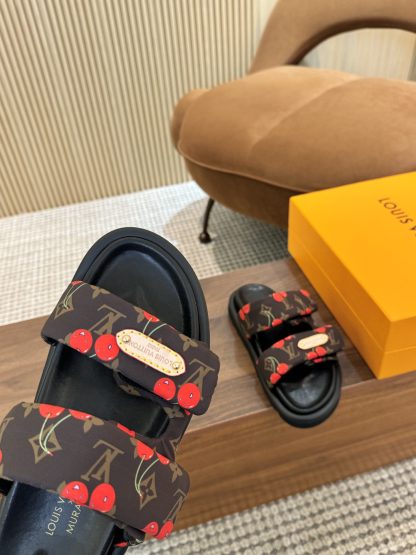 Louis Vuitton classic old pattern slippers - Image 9