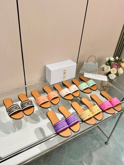Dior exquisite fashionable flat slippers - Image 9