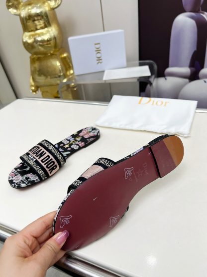 Dior Women's Fashion Monogram Embroidered Leather Slippers - Image 8