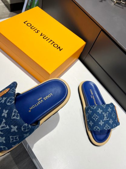 Louis Vuitton's latest fashion casual half slippers - Image 9