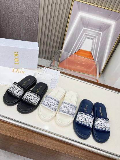 Dior versatile casual thick-soled slippers - Image 9