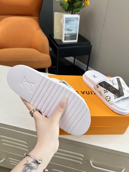 Louis Vuitton trainer sandals - Image 9
