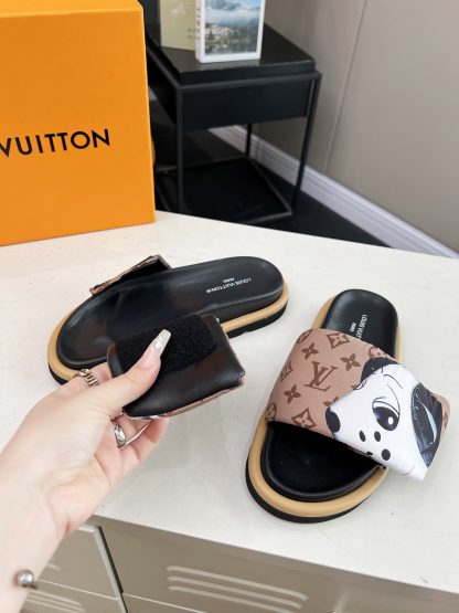 Louis Vuitton ol llow comfort flat sandals - Image 9