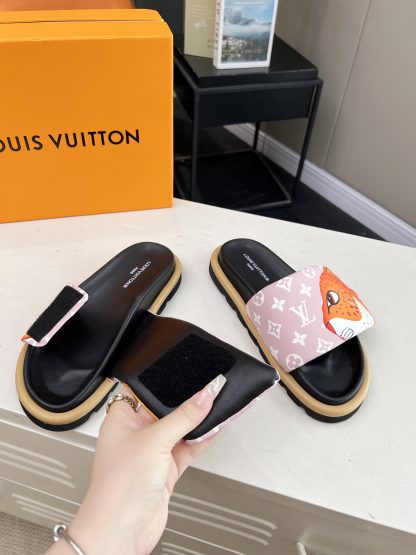 Louis Vuitton ol llow comfort flat sandals - Image 9