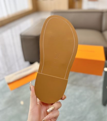 Louis Vuitton couple slippers - Image 8