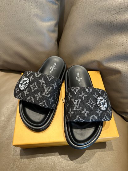 Louis Vuitton classic slippers - Image 9