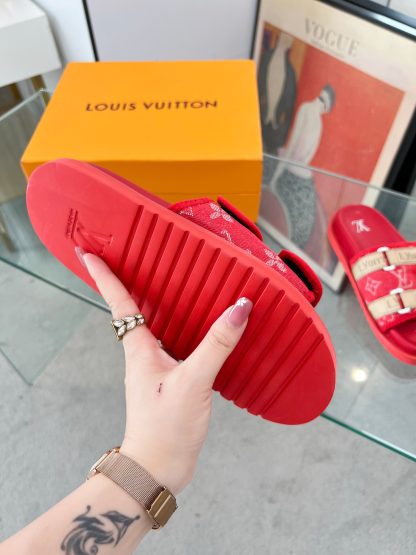 Louis Vuitton high-end men's summer slippers - Image 9