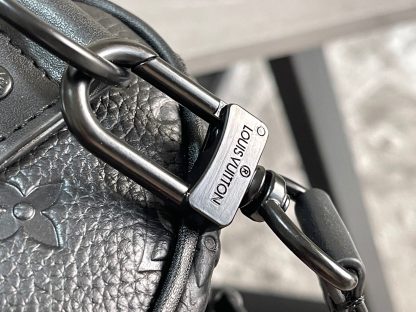 Louis Vuitton's classic Keepall bag - Image 9