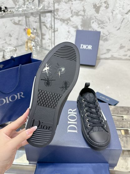 Dior Classic Couple's Low-Top Sneakers - Image 9